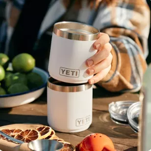 YETI RAMBLER 10 OZ STACKABLE LOWBALL WITH MAGSLIDER LID